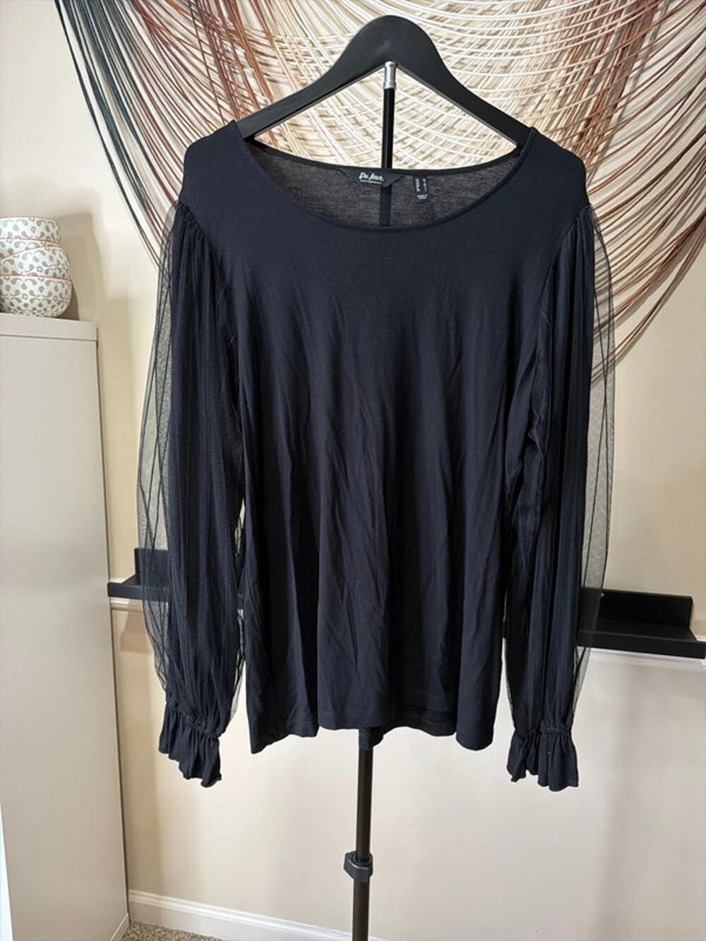 Du Jour chiffon sleeve top EUC M black 3177